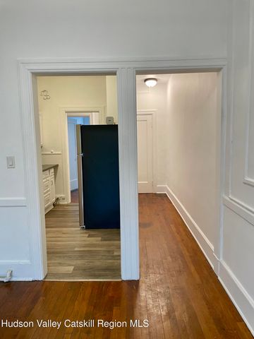 711 Warren Street 4, Hudson, NY 12534