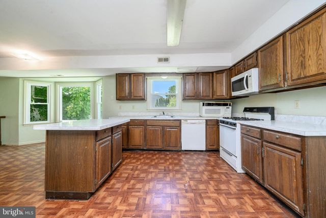 23 GULICK LANE, Plainsboro, NJ 08536