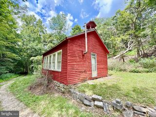 2958 SHOOKS GAP RD, Petersburg, WV 26847