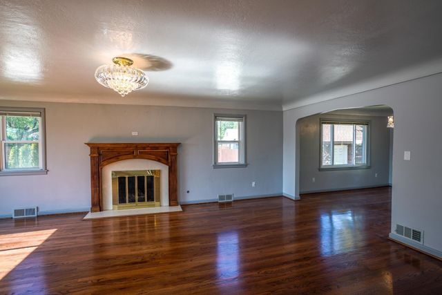 9607 E Upriver Dr, Spokane Valley, WA 99206