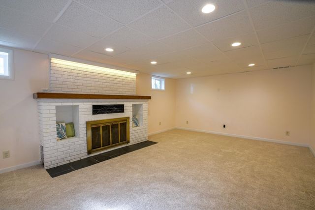 9607 E Upriver Dr, Spokane Valley, WA 99206