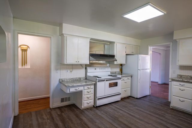 9607 E Upriver Dr, Spokane Valley, WA 99206