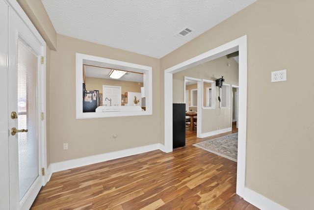 600 Mountain Laurel Lane, Bedford, TX 76021