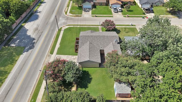 600 Mountain Laurel Lane, Bedford, TX 76021