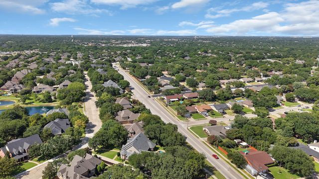 600 Mountain Laurel Lane, Bedford, TX 76021