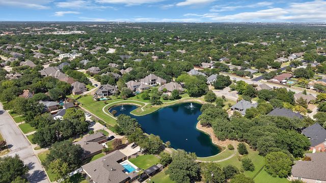 600 Mountain Laurel Lane, Bedford, TX 76021
