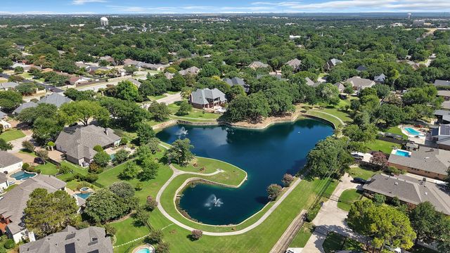 600 Mountain Laurel Lane, Bedford, TX 76021