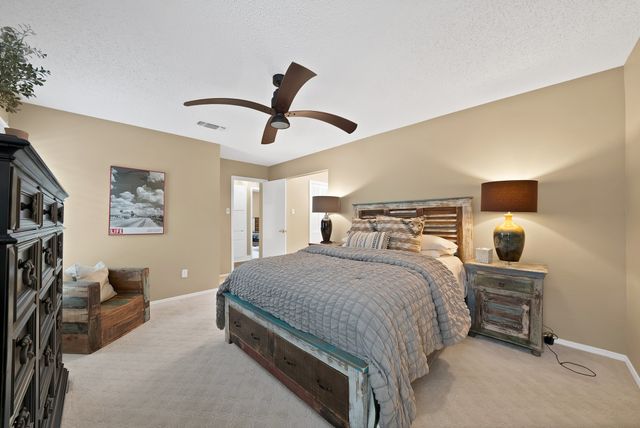 600 Mountain Laurel Lane, Bedford, TX 76021