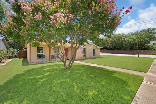 600 Mountain Laurel Lane, Bedford, TX 76021
