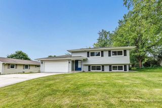 2109 HICKORY LANE, New Holstein, WI 53061