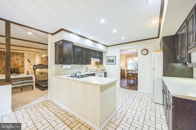 1032 BOBWHITE DR, Cherry Hill, NJ 08003