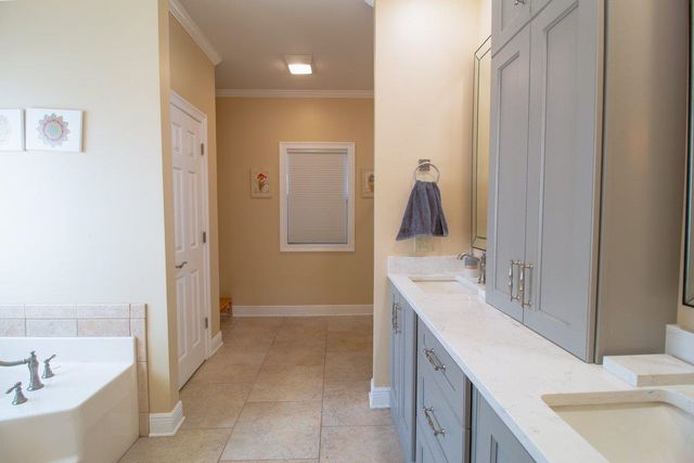 1805 Polk St, Houma, LA 70360