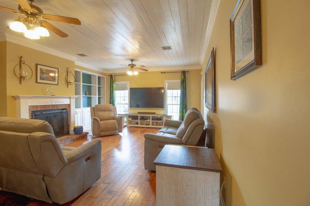 1805 Polk St, Houma, LA 70360