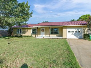 1408 Nugent Street, Bowie, TX 76230