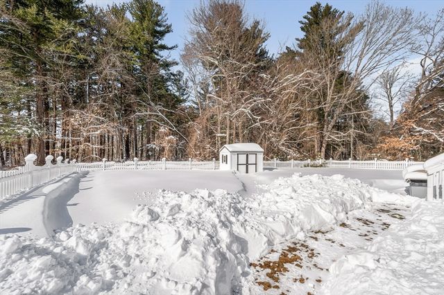 58 Campus Rd, Methuen, MA 01844