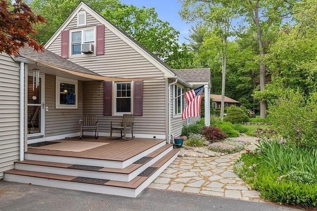 58 Campus Rd, Methuen, MA 01844