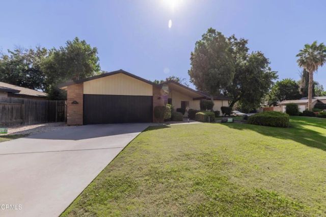 2601 Barrington Street, Bakersfield, CA 93309