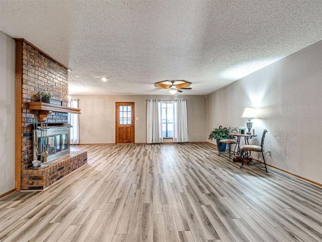 700 N Briarcliff Drive, Oklahoma City, OK 73170