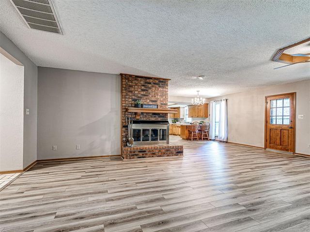700 N Briarcliff Drive, Oklahoma City, OK 73170