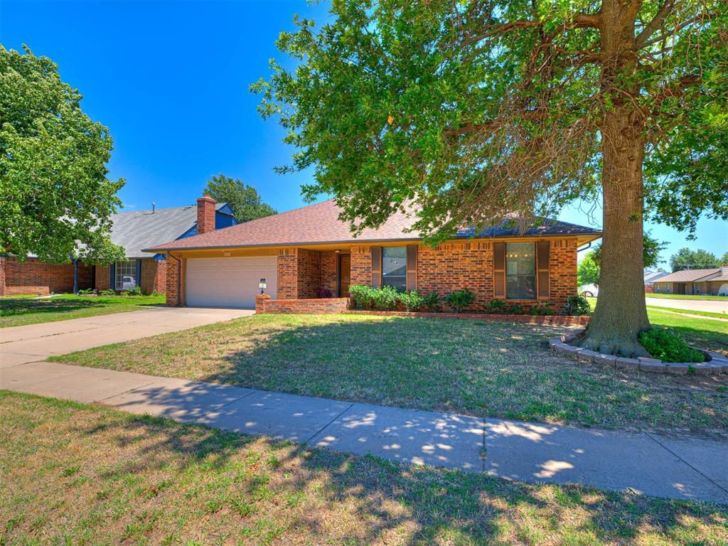 700 N Briarcliff Drive, Oklahoma City, OK 73170
