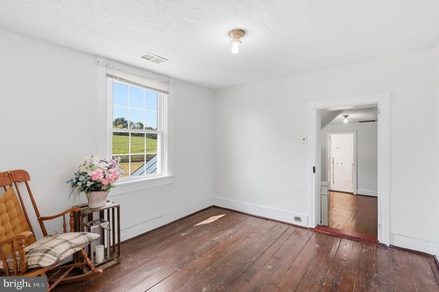 3105 APPLE PIE RIDGE RD, Winchester, VA 22603