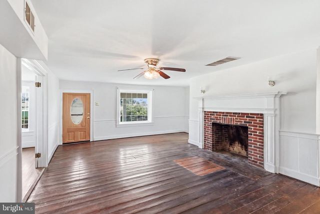 3105 APPLE PIE RIDGE RD, Winchester, VA 22603
