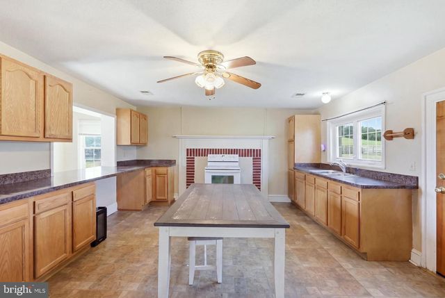 3105 APPLE PIE RIDGE RD, Winchester, VA 22603