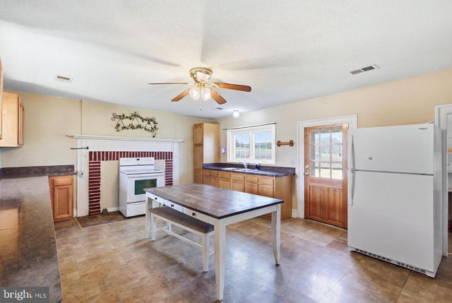 3105 APPLE PIE RIDGE RD, Winchester, VA 22603