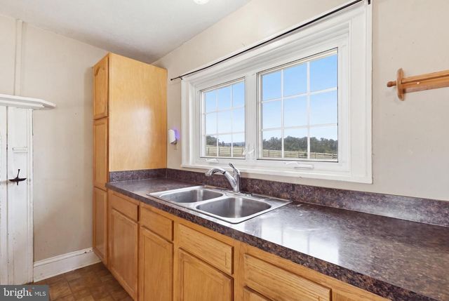 3105 APPLE PIE RIDGE RD, Winchester, VA 22603