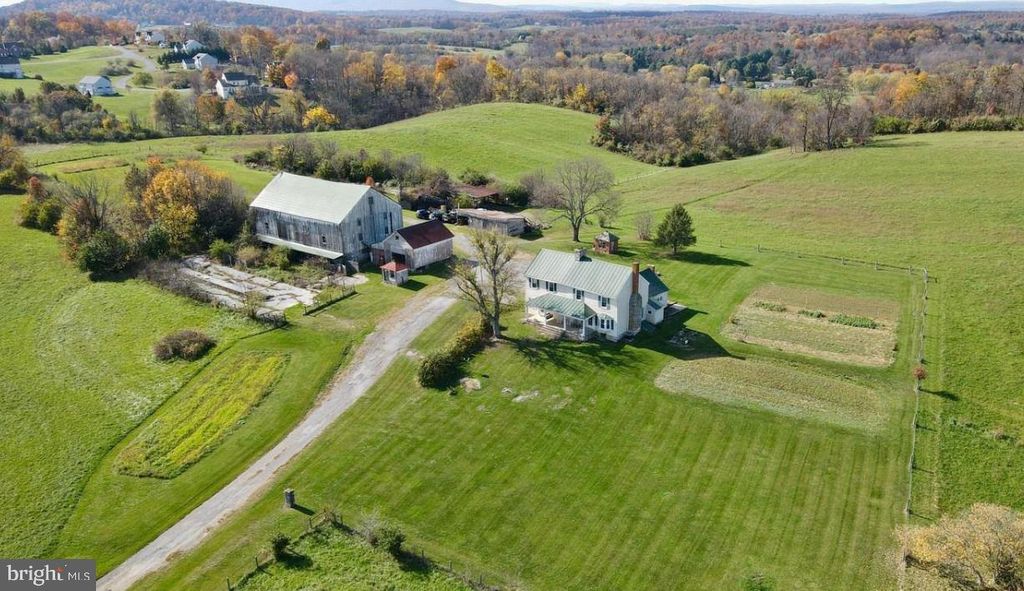 3105 APPLE PIE RIDGE RD, Winchester, VA 22603