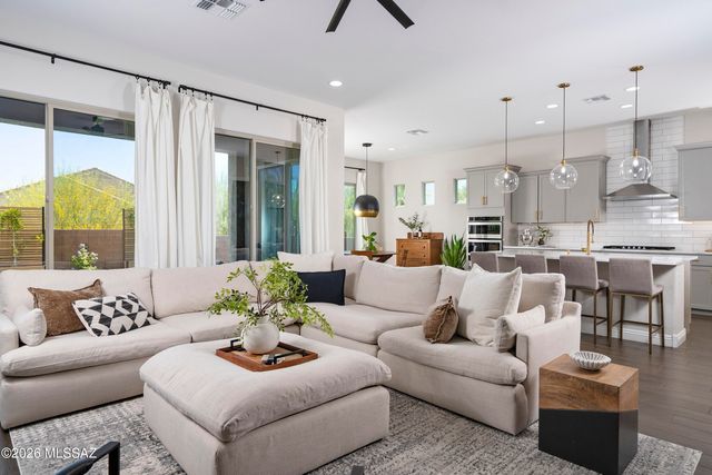 691 E Nubra Valley Place, Oro Valley, AZ 85755