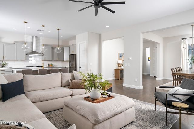 691 E Nubra Valley Place, Oro Valley, AZ 85755
