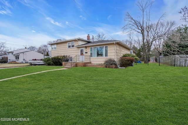 38 Hilltop Road, West Long Branch, NJ 07764