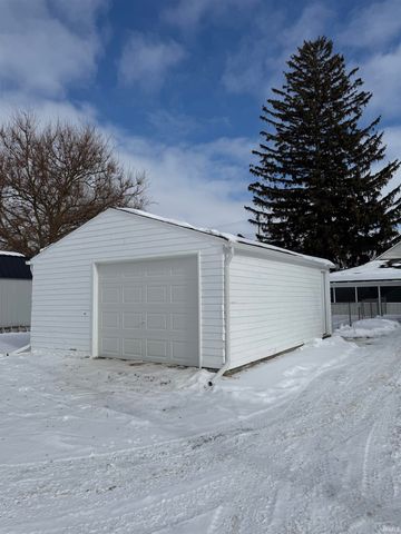 219 Center Street, Auburn, IN 46706