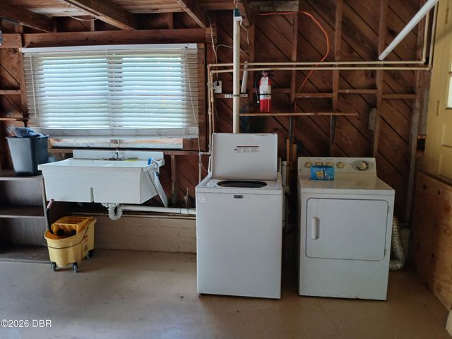 202 Tarragona Way, Daytona Beach, FL 32114