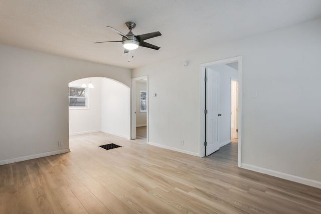 422 E Funston Ave, Wichita, KS 67211