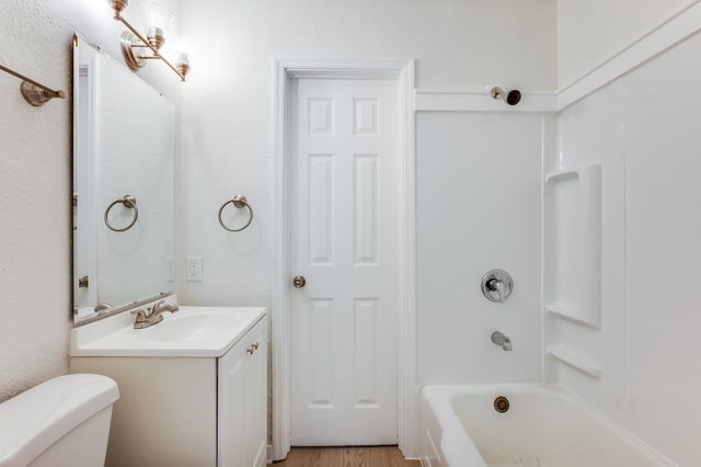 422 E Funston Ave, Wichita, KS 67211