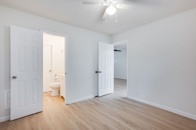 422 E Funston Ave, Wichita, KS 67211