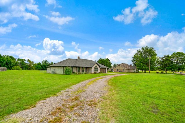 1250 CR 32240, Sumner, TX 75486