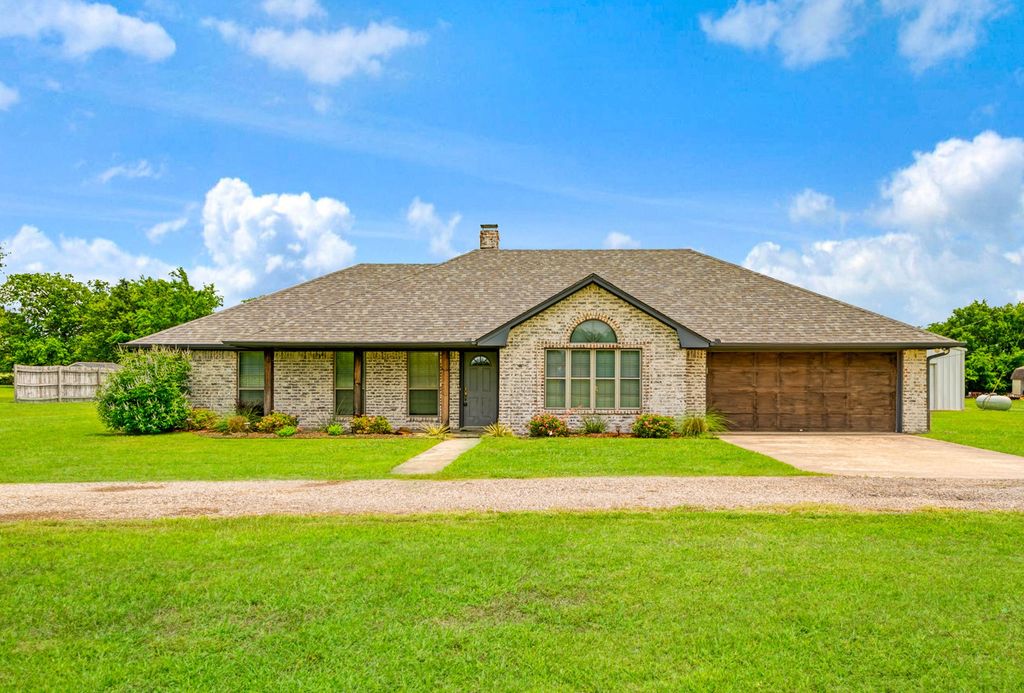 1250 CR 32240, Sumner, TX 75486