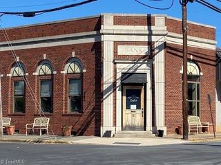 2 N Salisbury Street, Denton, NC 27239