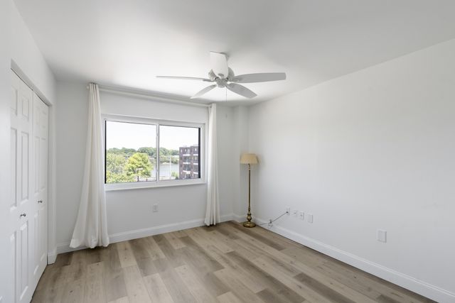 200 Sanders Ferry Rd Apt 2406, Hendersonville, TN 37075