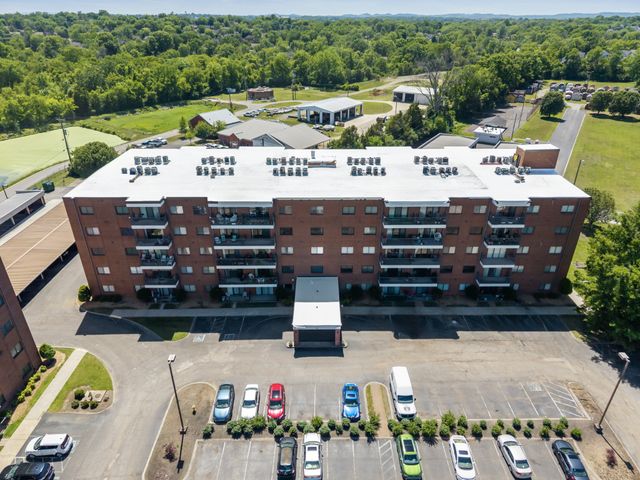 200 Sanders Ferry Rd Apt 2406, Hendersonville, TN 37075