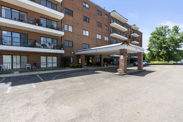 200 Sanders Ferry Rd Apt 2406, Hendersonville, TN 37075