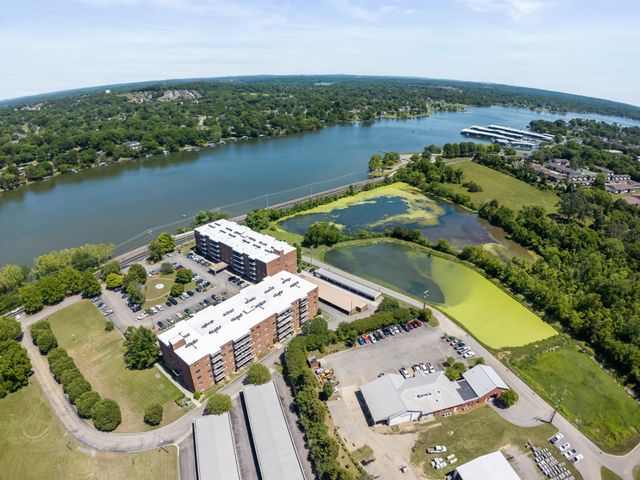 200 Sanders Ferry Rd Apt 2406, Hendersonville, TN 37075
