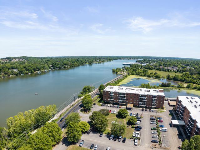 200 Sanders Ferry Rd Apt 2406, Hendersonville, TN 37075