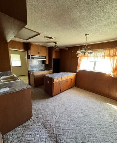 304 W 8th Street, Brady, TX 76825