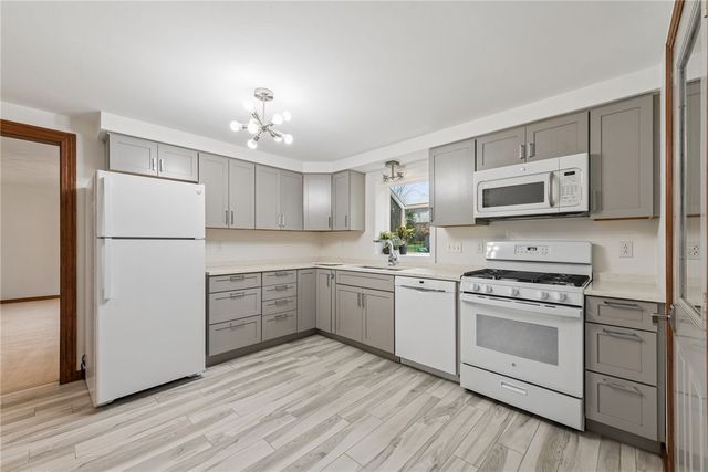 2242 Woodmont Dr, Murrysville, PA 15632