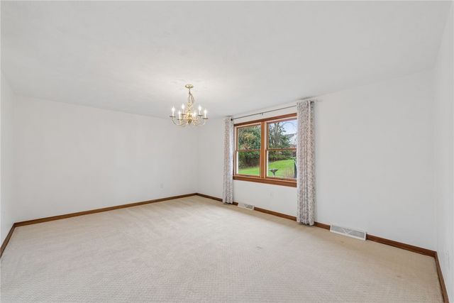 2242 Woodmont Dr, Murrysville, PA 15632