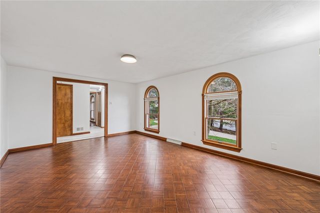 2242 Woodmont Dr, Murrysville, PA 15632